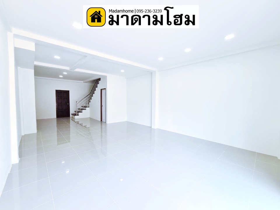 มาดามโฮม ขายอาคารพาณิชย์อยุธยา มือ 1  ที่ดินใหญ่สุด 49.9 ตารางวา ราคาเริ่มต้นล้านกว่าๆ